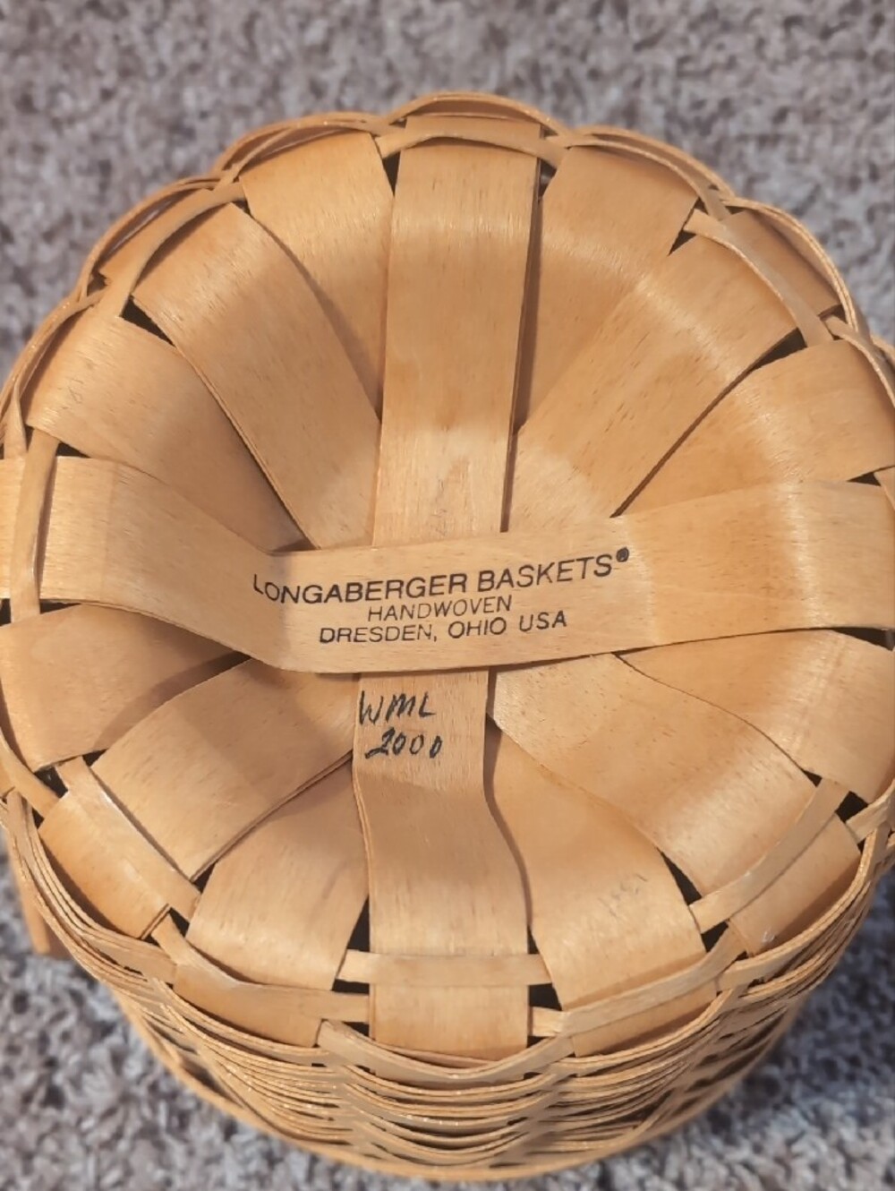 Vintage Longaberger Basket With Lid - Picture 3 of 9